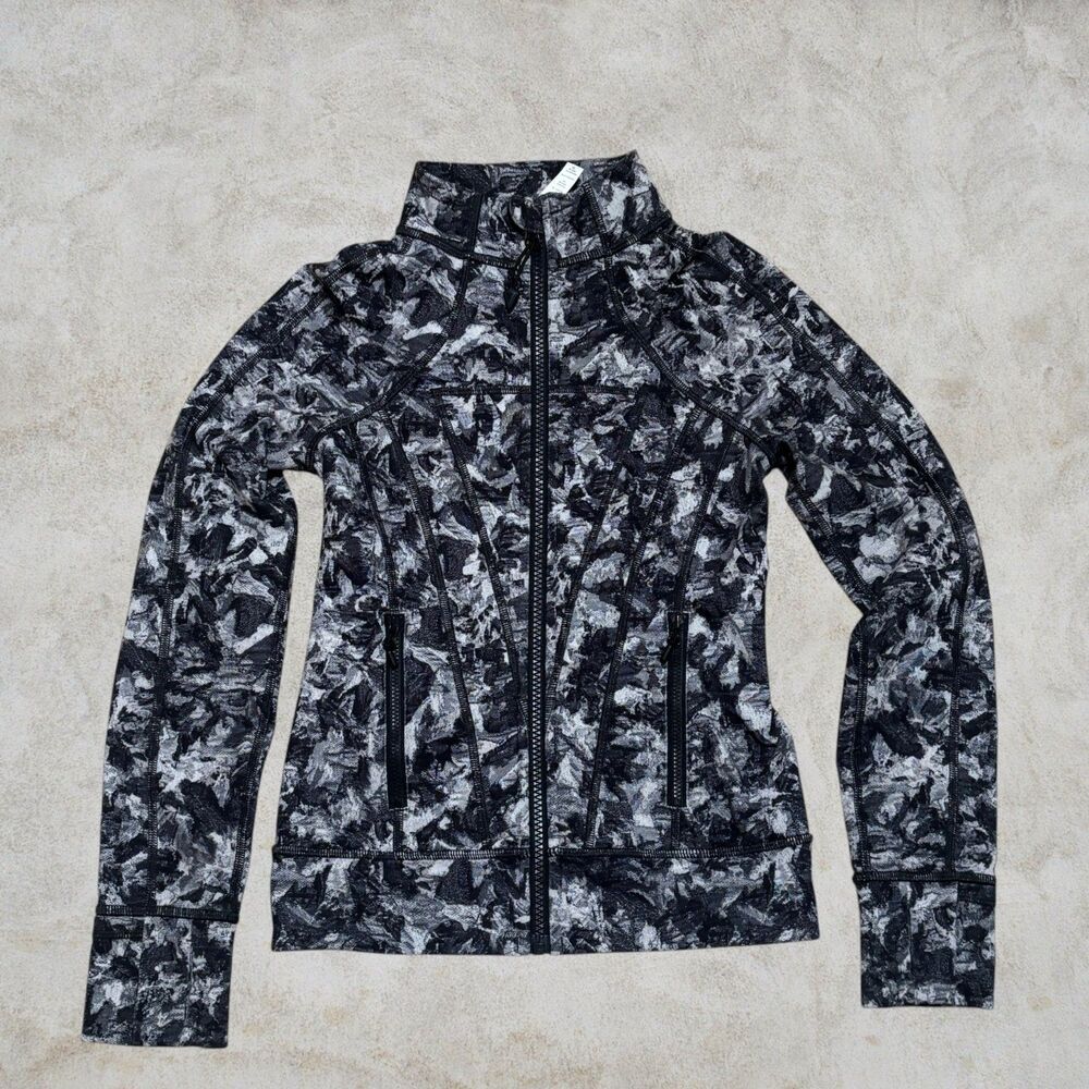 ivivva by lululemon Girls Jacket Size 8 Black White Print Full Zip IG4548S